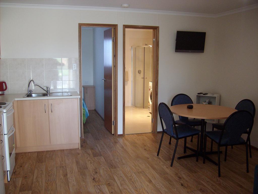 Jacko'S Holiday Cabins Arno Bay Exterior photo